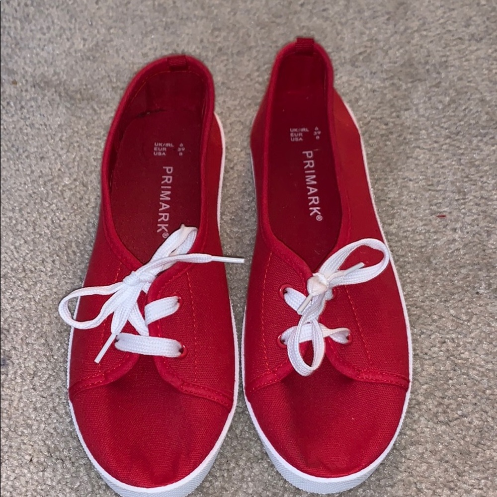 Casual every day shoes -BRAND NEW NEVER WORN